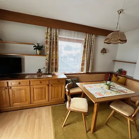 Haus Kneissl Apartamento *