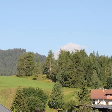 Haus Kneissl 公寓