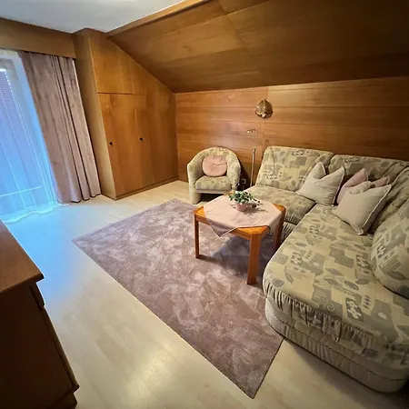 Haus Kneissl Зефельд-ін-Тіроль